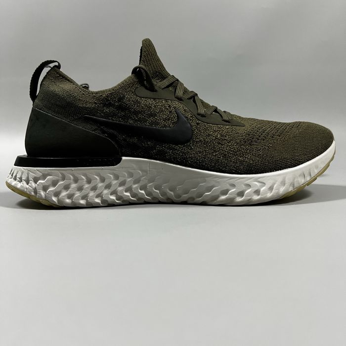 Чоловічі бігові кросівки Nike Epic React Flyknit 1