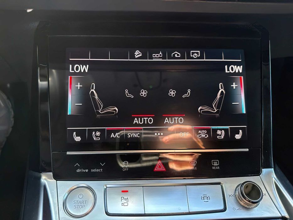 Audi e-tron      2019