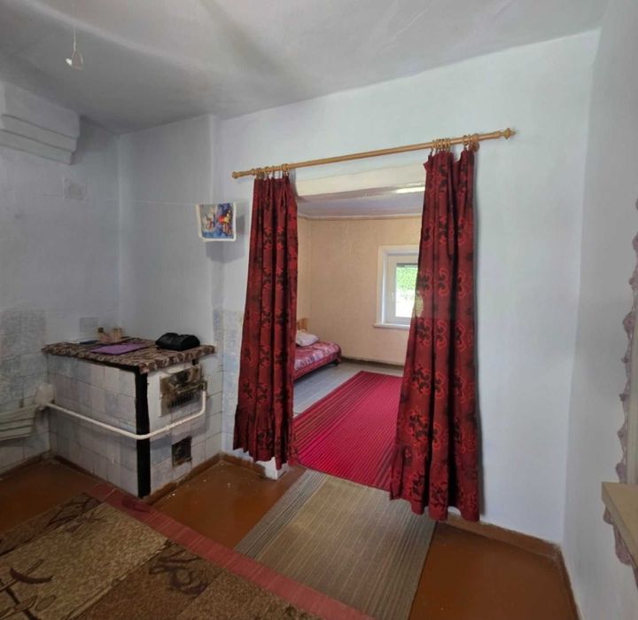 Продам частину будинку , район магазину Океан