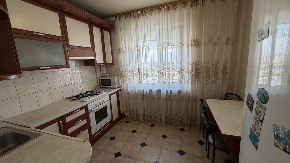 Продаж 4-х кімнатної квартири. Вулиця Павла Глазового.