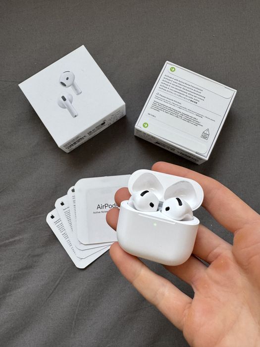 Słuchawki AirPods 4 ANC