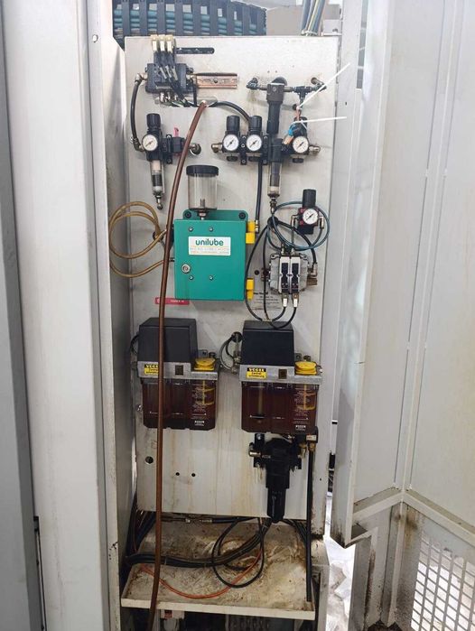 Centro de maquinação de 5 eixos MIKRON UCP710 Heidenhain