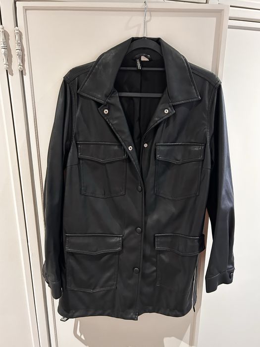 Casaco a imitar cabedal