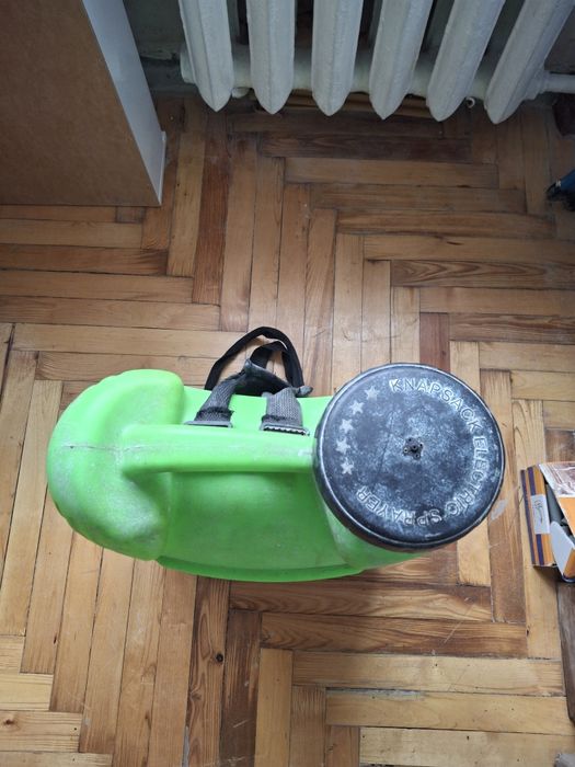 Продам опрыскиватель садовый