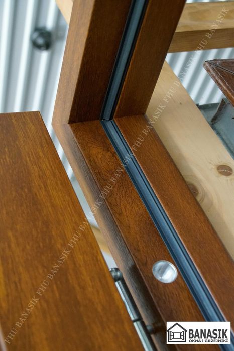 Wyprzedaż drzwi powystawowych Ciepłe drzwi   1,2 W/m2k