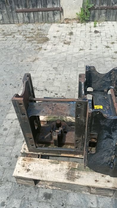 Konsola zaczepa case cvx