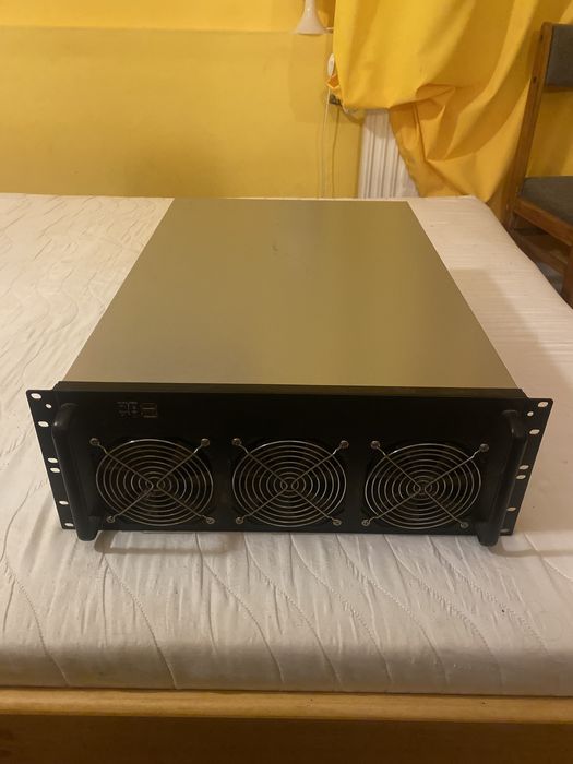 Koparka kryptowalut - skrzynia miningowa