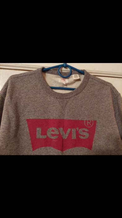 Продам кофту levis