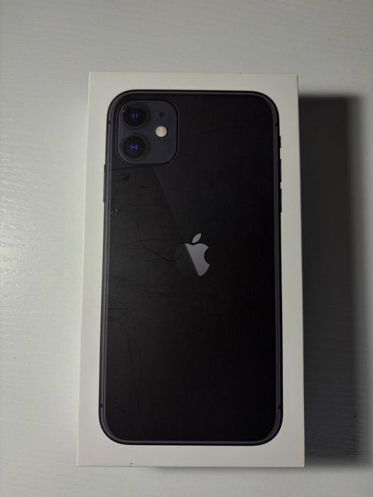 Iphone 11 w bardzo dobrym stanie