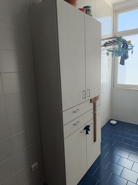 Armário em MDF hidráulico ideal para casa de banho