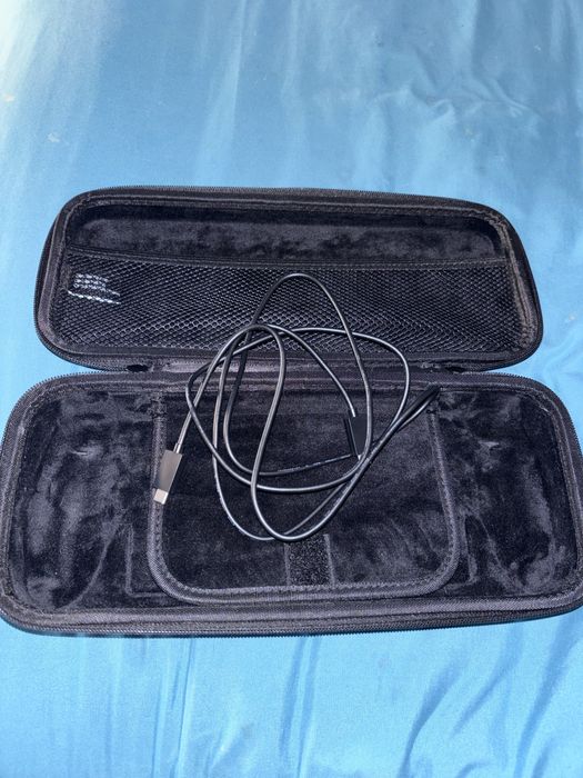 Vendo PlayStation Portatil com caixa