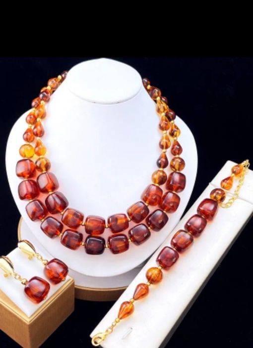 Элегантные  винтажные украшения. Натуральный  янтарь