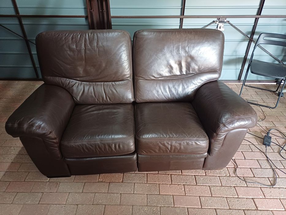 Sprzedam kanapę z funkcją relax Skóra w bdb stanie,miękka i natu