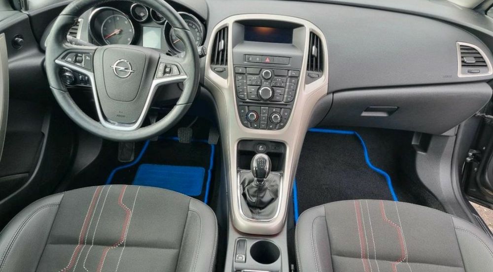 Opel ASTRA SPORTS TOURER 1.7 Diesel 2012 ROK!!!