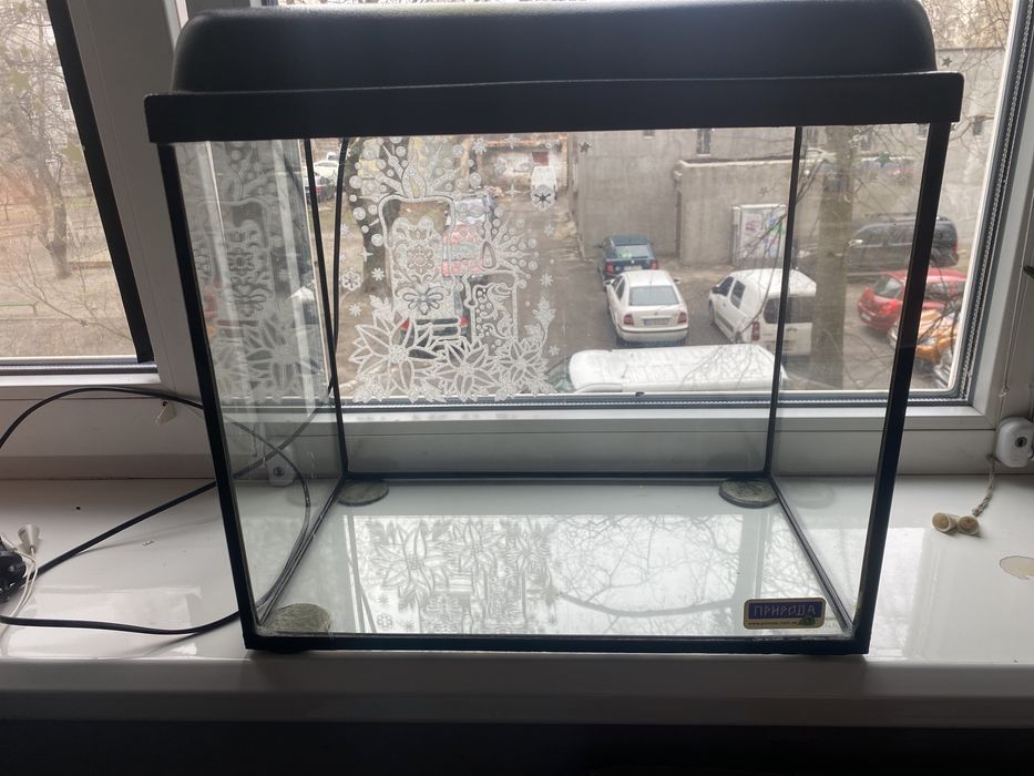 Продам Аквріум 35л. с кришкой с подстветкой