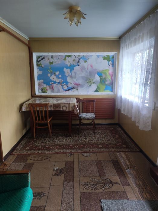 Продаж будинку з господарськими будівлями