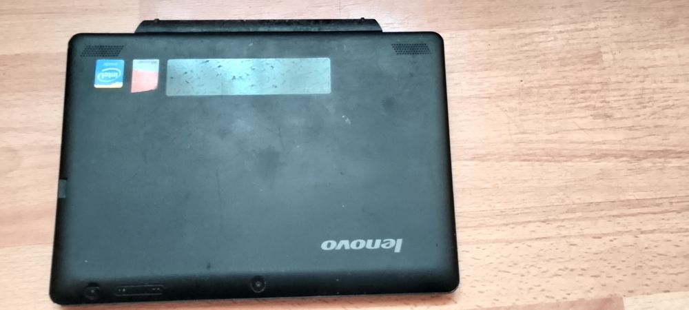 Lenovo 10 cali uszkodzony