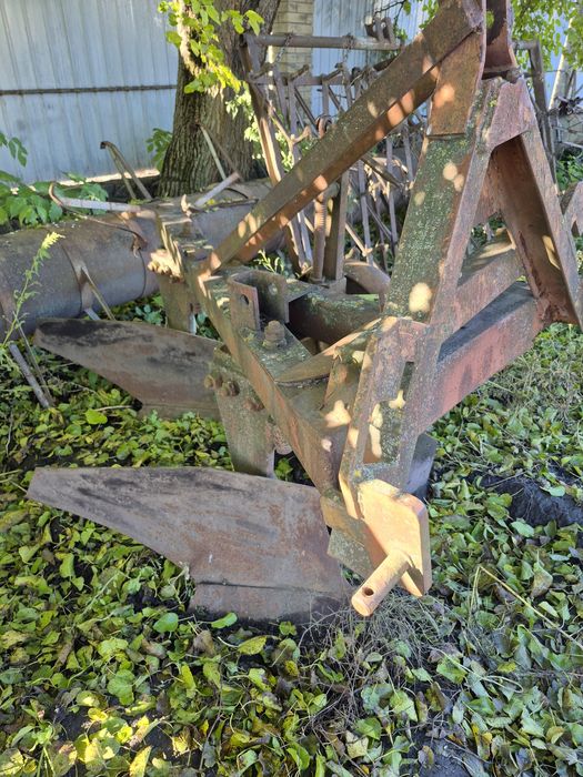 Плуг навісний ПЛН-2,35.