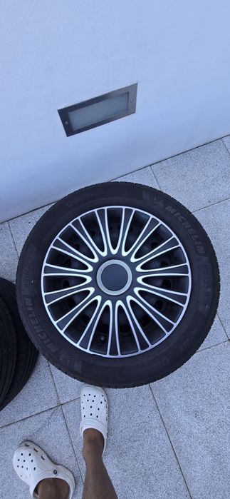 PNeus novos 15" com jantes para Citroën