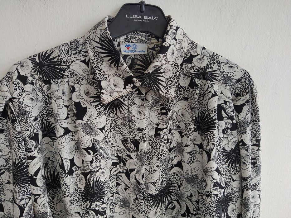 Blusa / Camisa padrão floral, elegante - Mundiveste - Tamanho XL