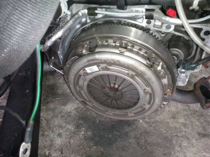 Volvo V40 XC40 V60 Sprzeglo Dwumas Dwumasa 1.6 D2