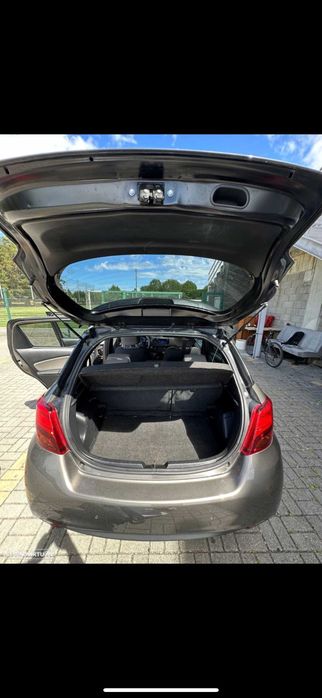 Toyota Yaris Hybrid Square Collection | Bateria híbrida NOVA com garantia até novembro de 2027