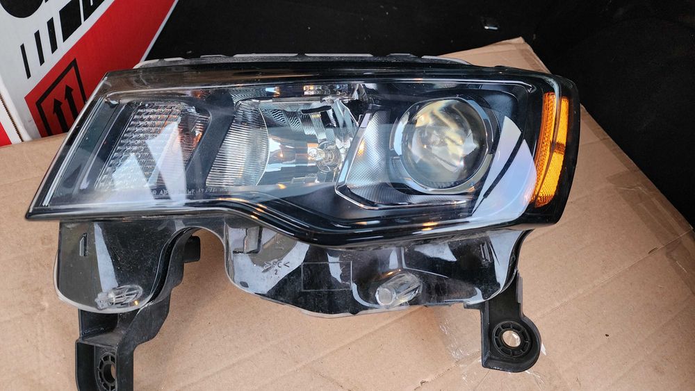 Lampa lewa jeep grand cherokke 2019 OE USA