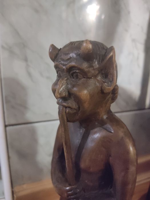 Figurka drewniana - diabeł. Figurka diabła. Sygnowany