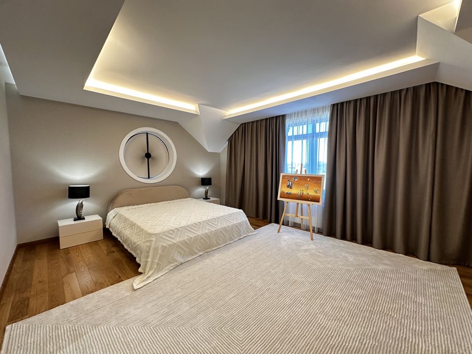 Будинок з басейном та гостьовим будинком в тихому місці Дмитрівка