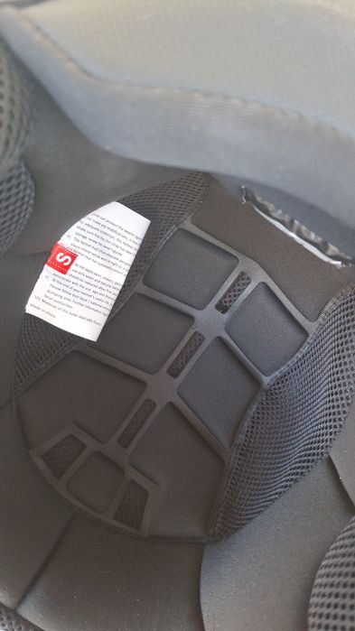 Capacete semi novo - tamanho S