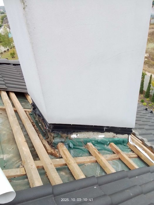 Усунення течі димоходу, ремонт даху, покрівельні роботи