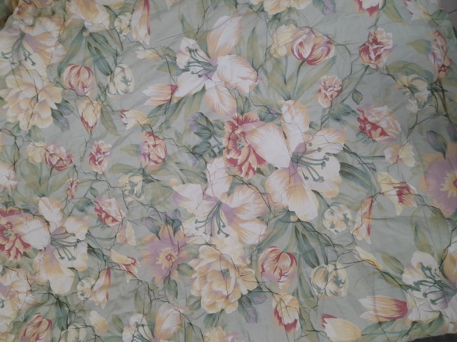 Одеяла б.у шерстяное и ватные а також покривала.