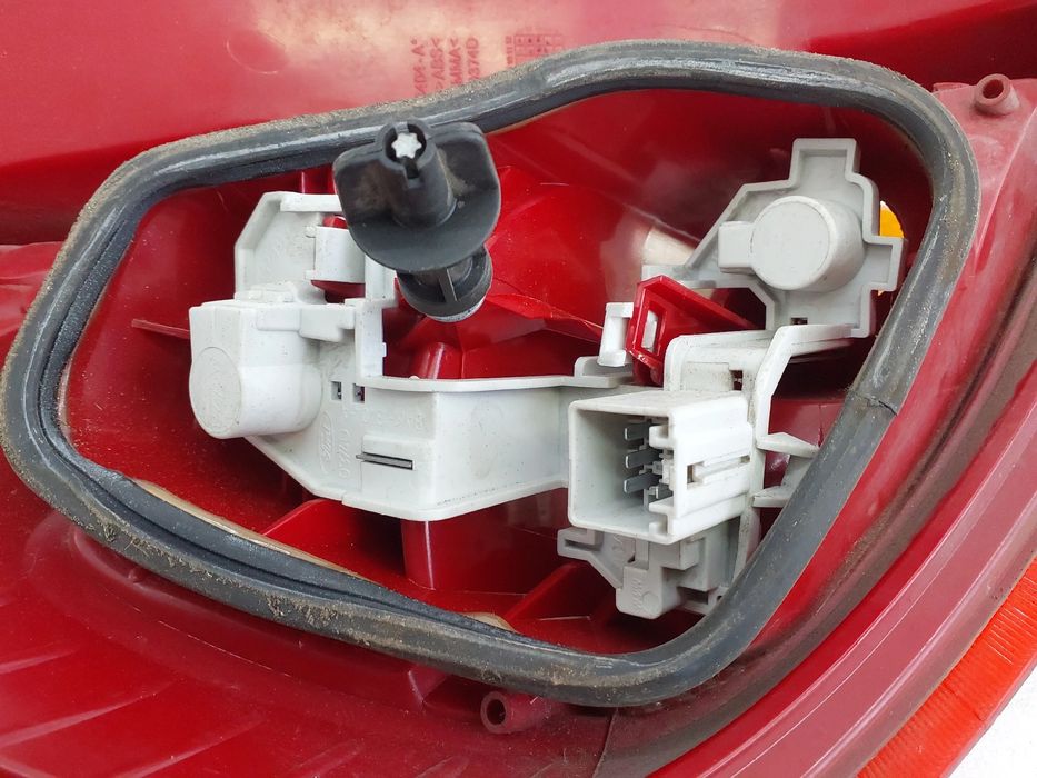 Farolim direito FORD Fiesta VI (CB1, CCN)