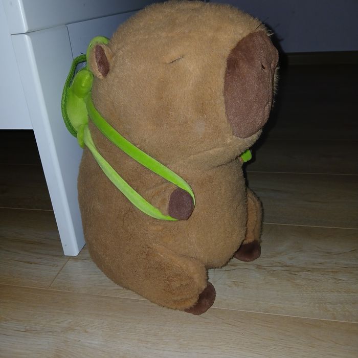 Capibara 30cm z plecaczkiem