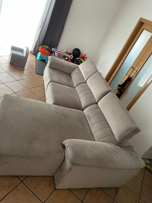 Sofá de 3 lugares com chaise longue