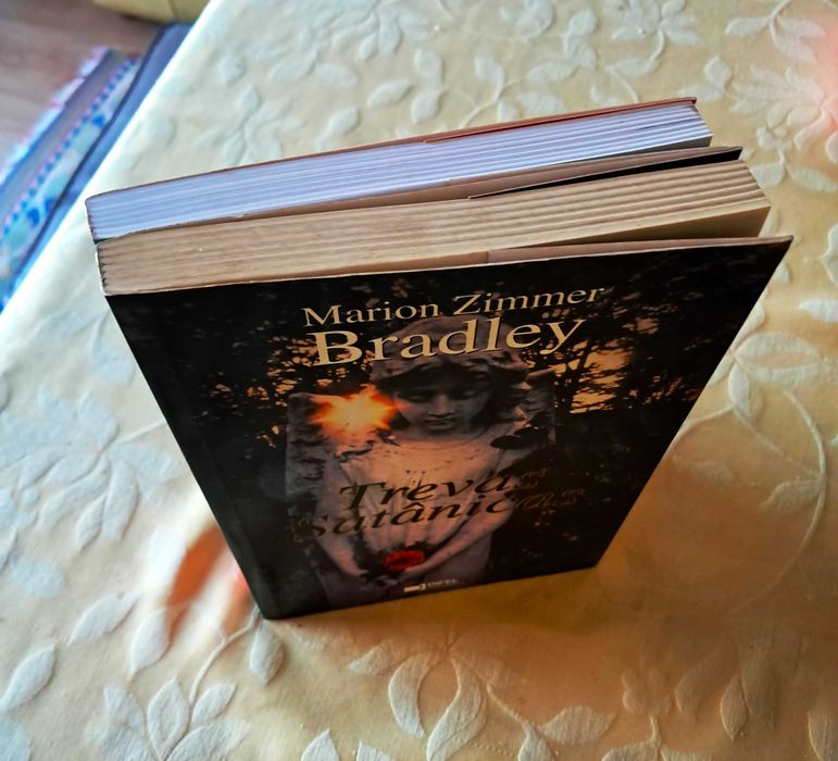 Marion Zimmer Bradley - Tambores na Noite / Trevas Satânicas