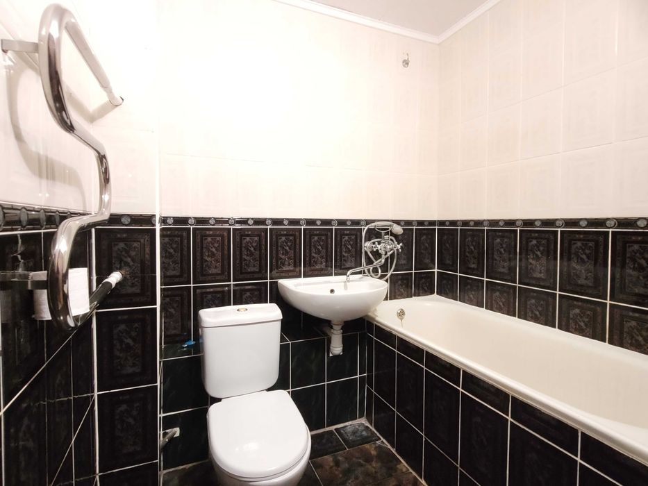 Продається однокімнатна квартира на Митниці