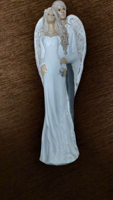 Prezent na ślub figurka gipsowa Anioł Para Narzeczeni