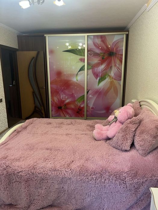 Здається кімната в 3-ох кімнатній квартирі