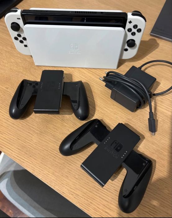 Nintendo Switch OLED branca