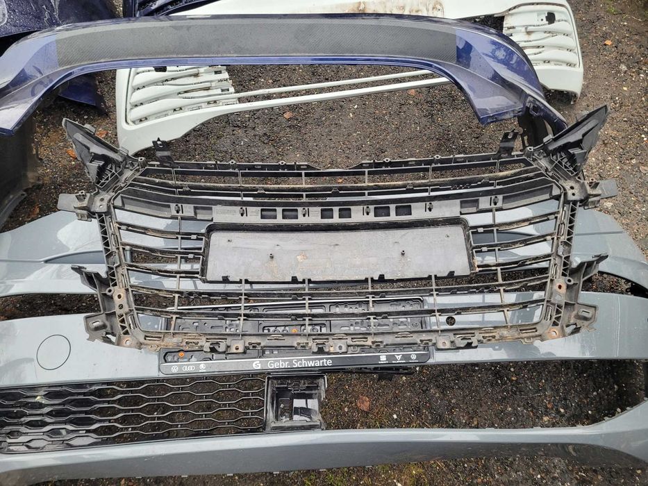 Grill przedni Audi TT 8S0