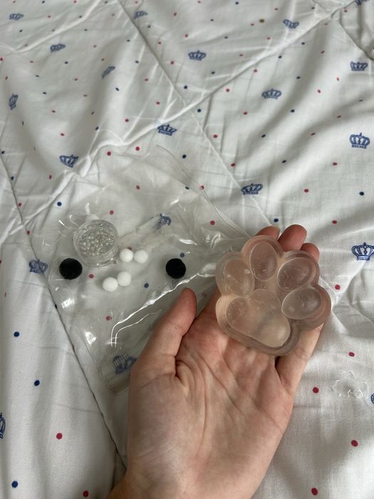 Оригінальна прозора таба-лапка