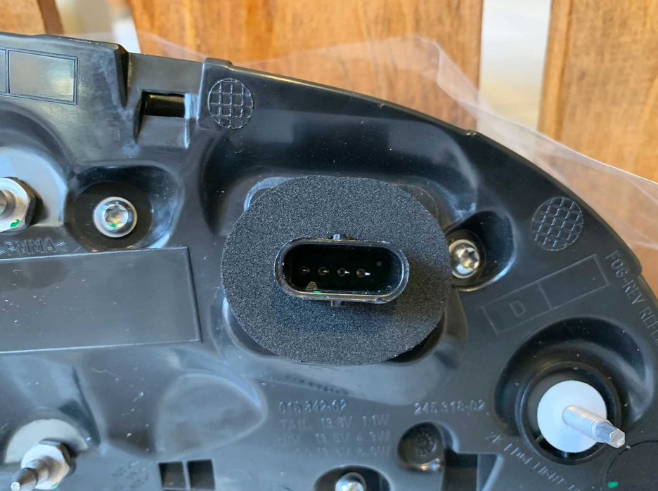 Farolim traseiro interior direito Tesla Model 3/Model Y