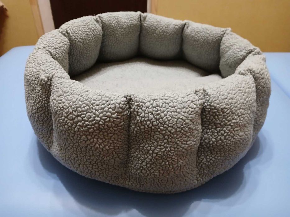 Лежанка для котів
