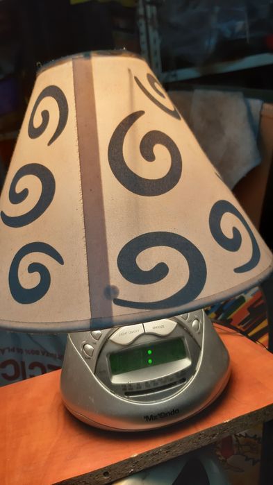 Rádio , relogio,  despertador e candeeiro