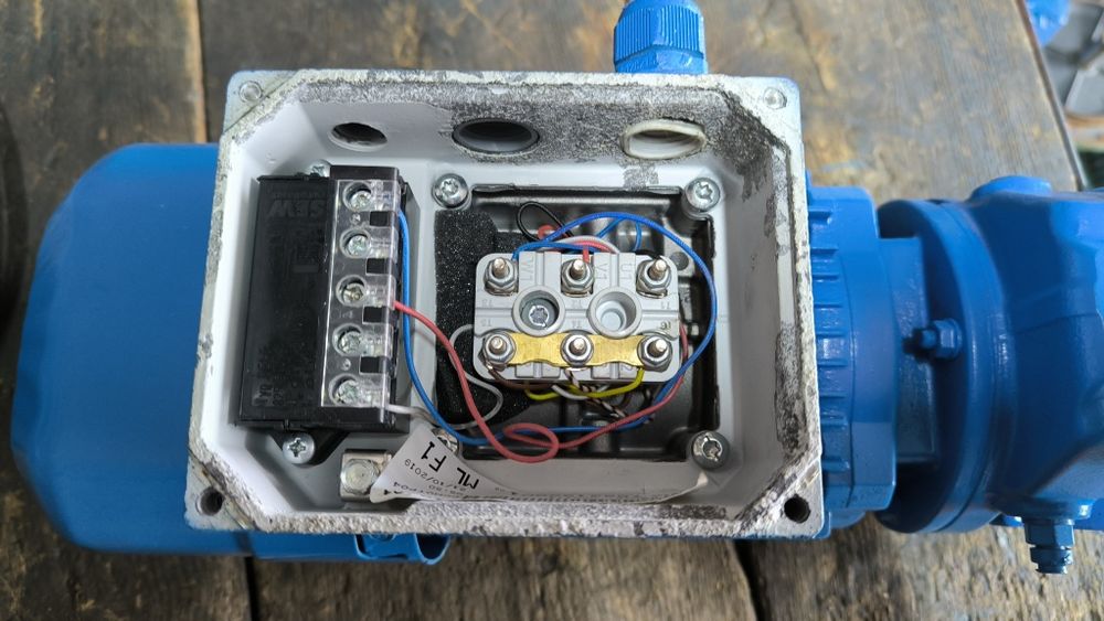 0,37 квт 60 об. Мотор редуктор з тормозом. Моторедуктор.