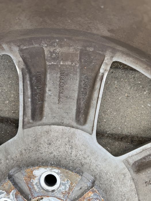 Jeep Liberty KK felgi 20 komplet