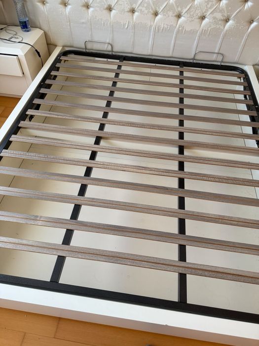 Cama de casal sem colchão