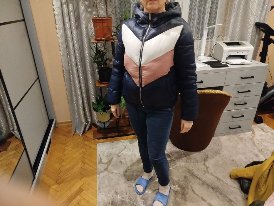 Kurtki i płaszczyk w b. dobrym stanie