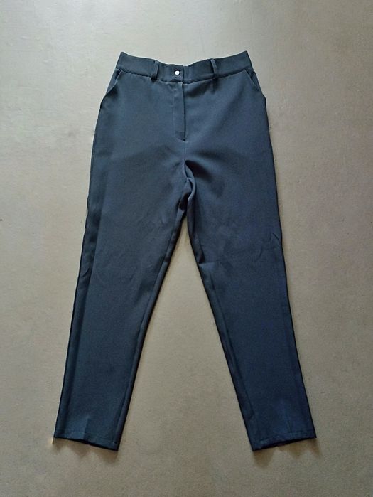 Жіночі класичні брюки